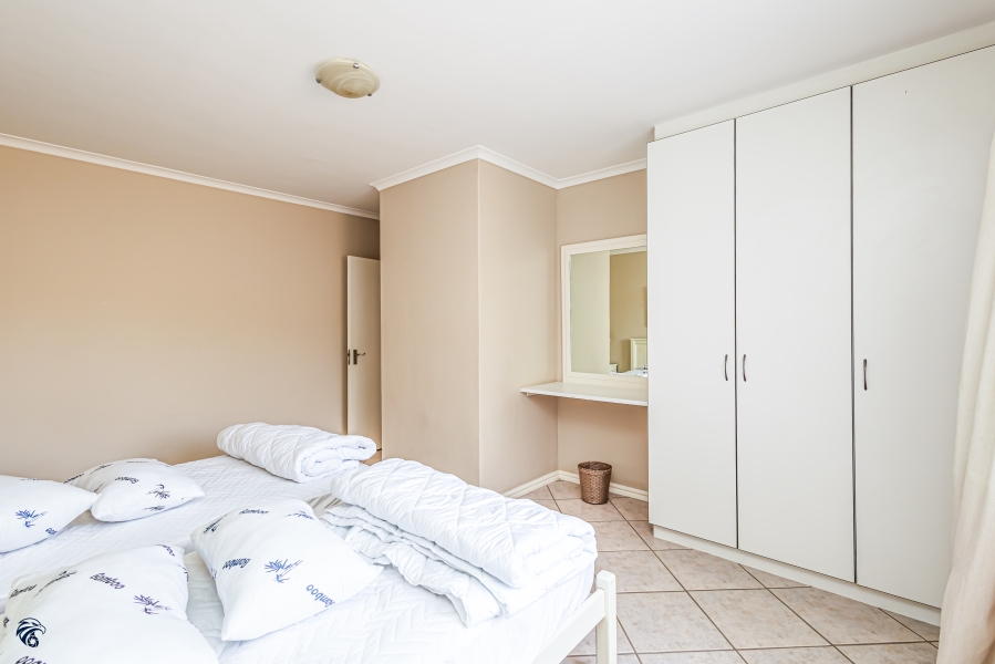 6 Bedroom Property for Sale in Middedorp Western Cape